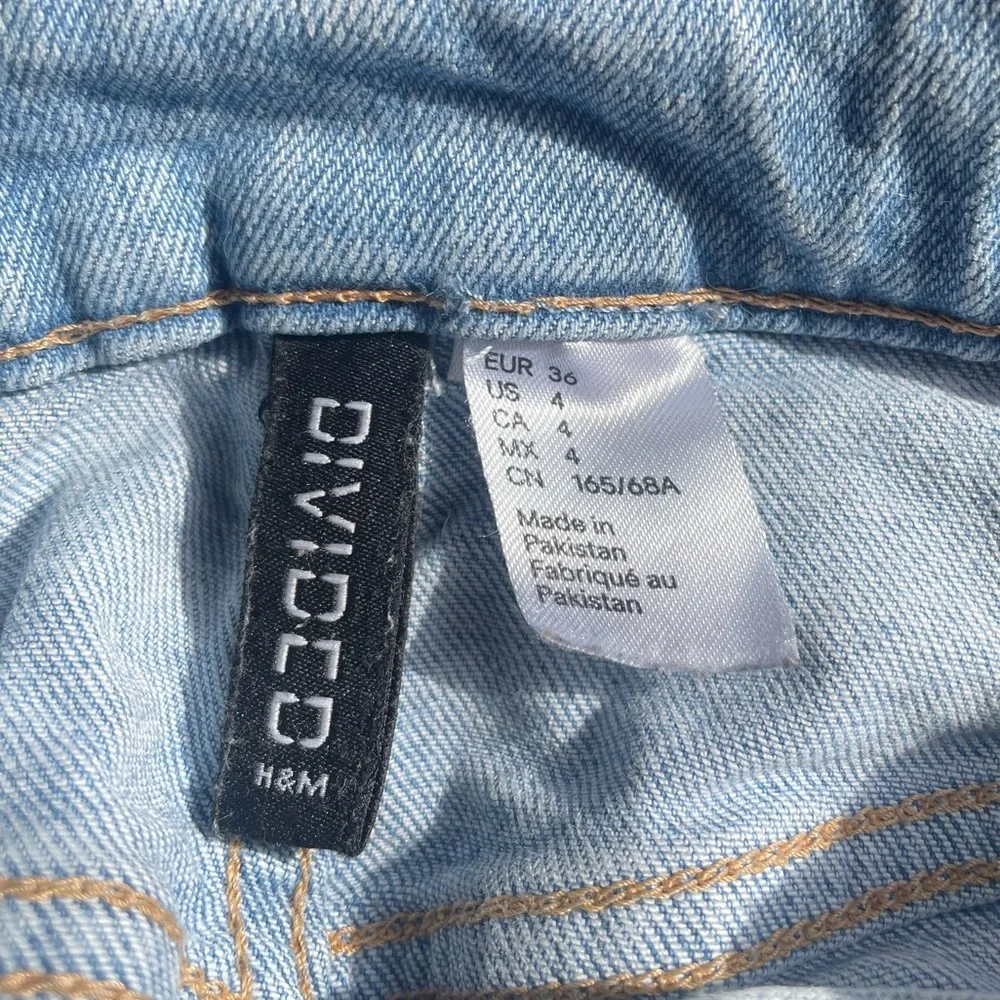 Divided H&M Jeans US 4 Women’s Mom Jeans High Rise Comfy Soft Pants - Picture 2 of 4